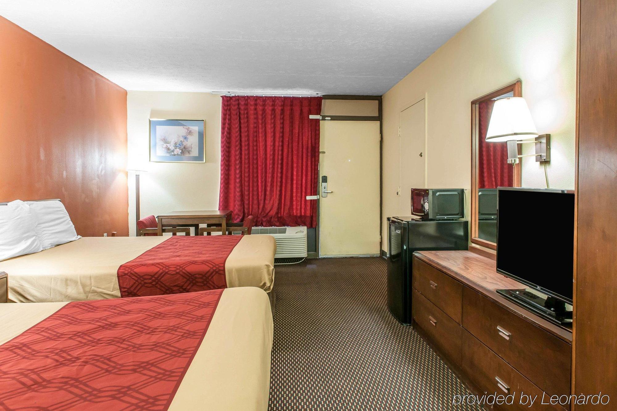 Econo Lodge Сеймур Экстерьер фото